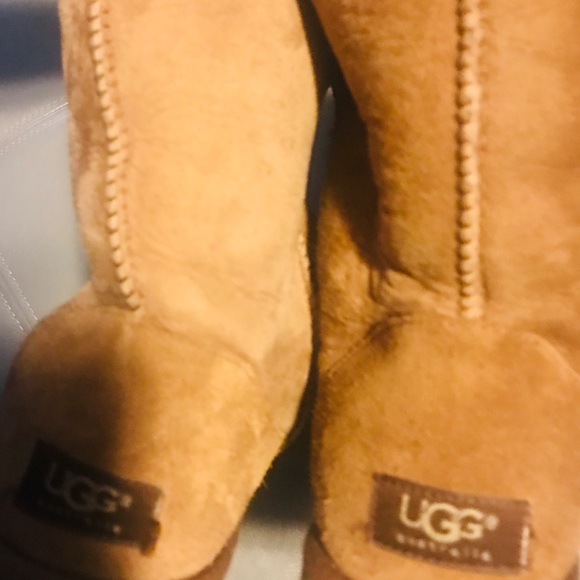Ugg boots - Picture 2 of 3